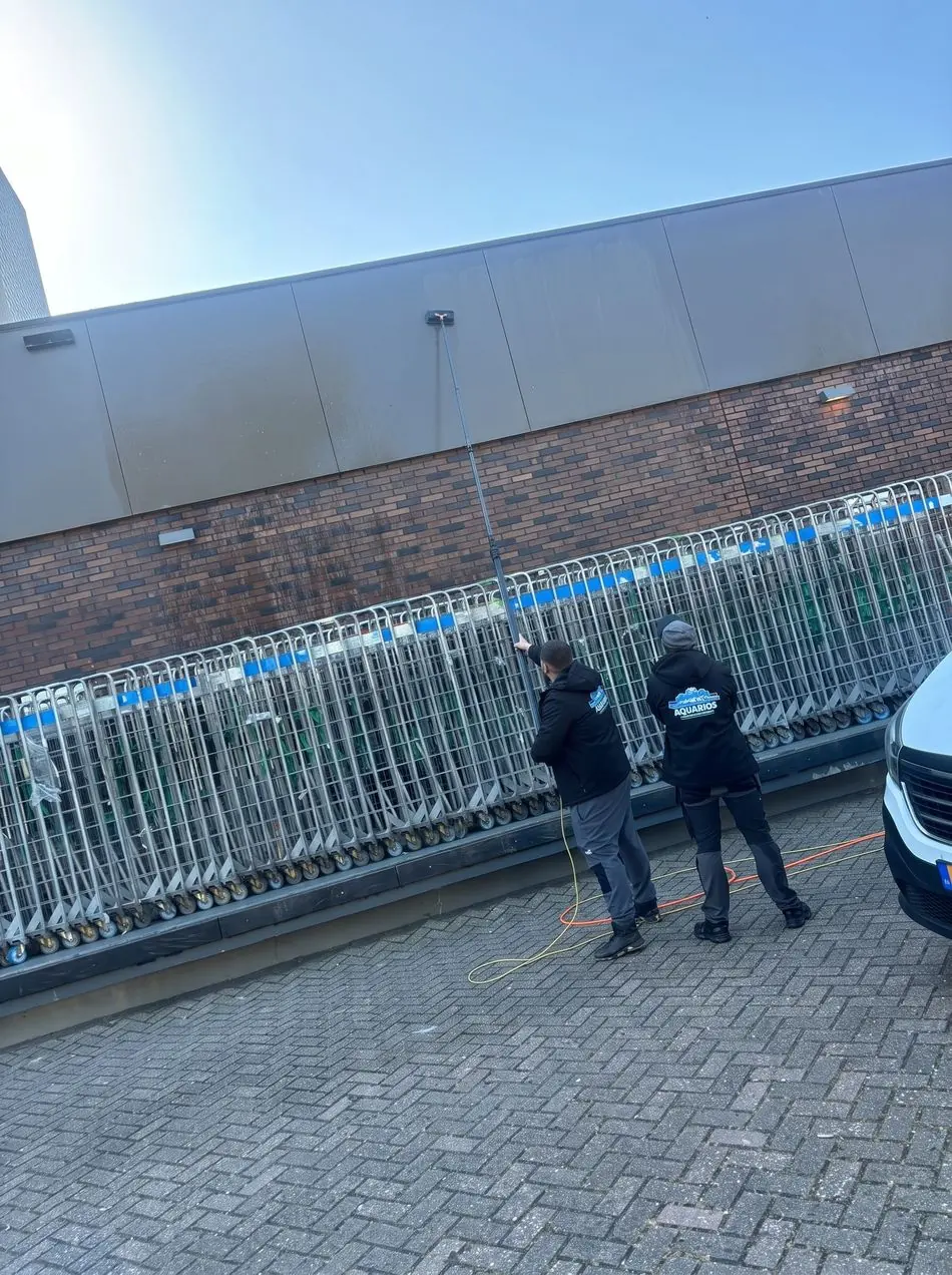 Het team van Aquarios aan het werk